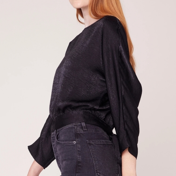 JACK BY BB DAKOTA

SOMEWHERE TO BE SATIN TOP WITH - Picture 4 of 7